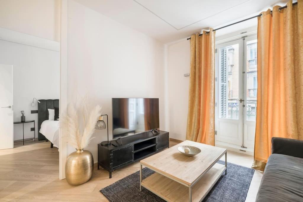 Lujoso Apartamento Cerca De Plaza Mayor Madrid Ngoại thất bức ảnh